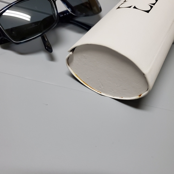 Designer prescription sunglasses w/ leather case - Picture 14 of 16